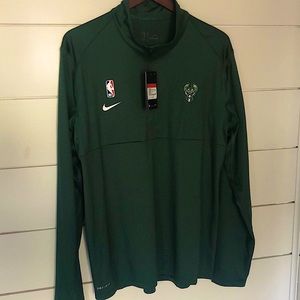 Milwaukee Bucks Nike Element Pullover Sz. L NWT